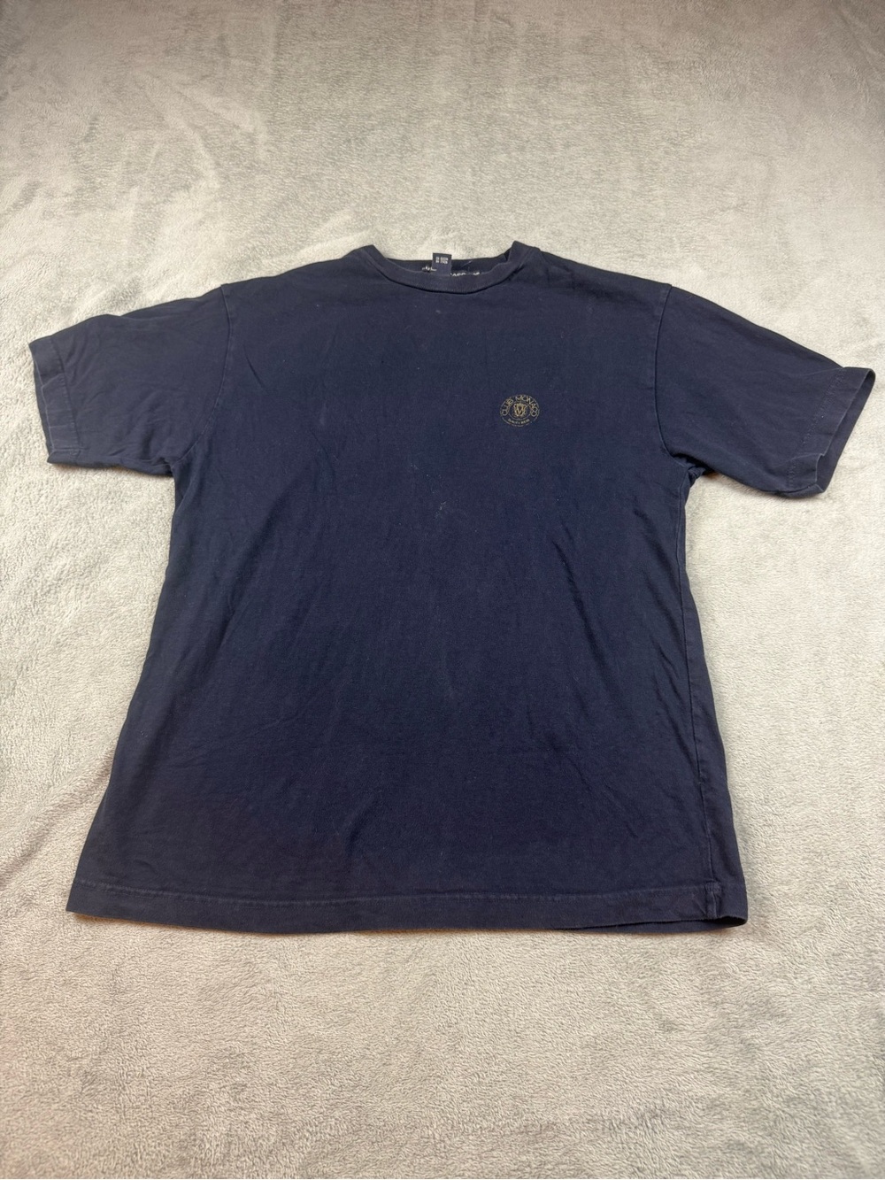 Club Monaco Heritage Crest Logo Small Logo Navy Blue T-Shirt Size S